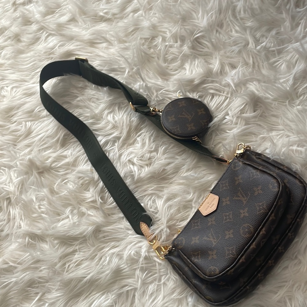 Multi pochette LV